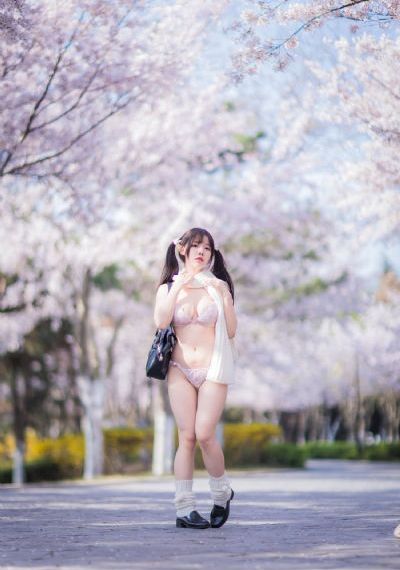 中日韩美av电影免费看_欧美成人在线